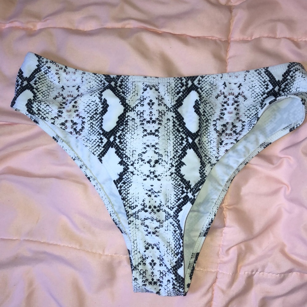 Shein women’s bathing suit bottoms